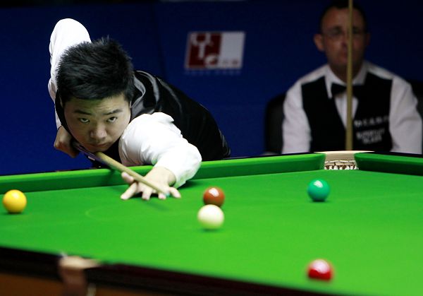 颁奖一度哽咽！宫鲁鸣：亚洲杯对备战奥运会是个小考 给我们自己打及格分数